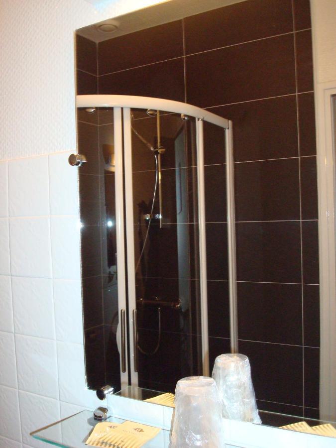 Hotel Du Port 2*